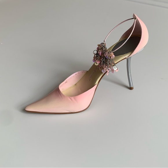 Pink Champagne 2006 - Just the Right Shoe - Picture 1 of 10